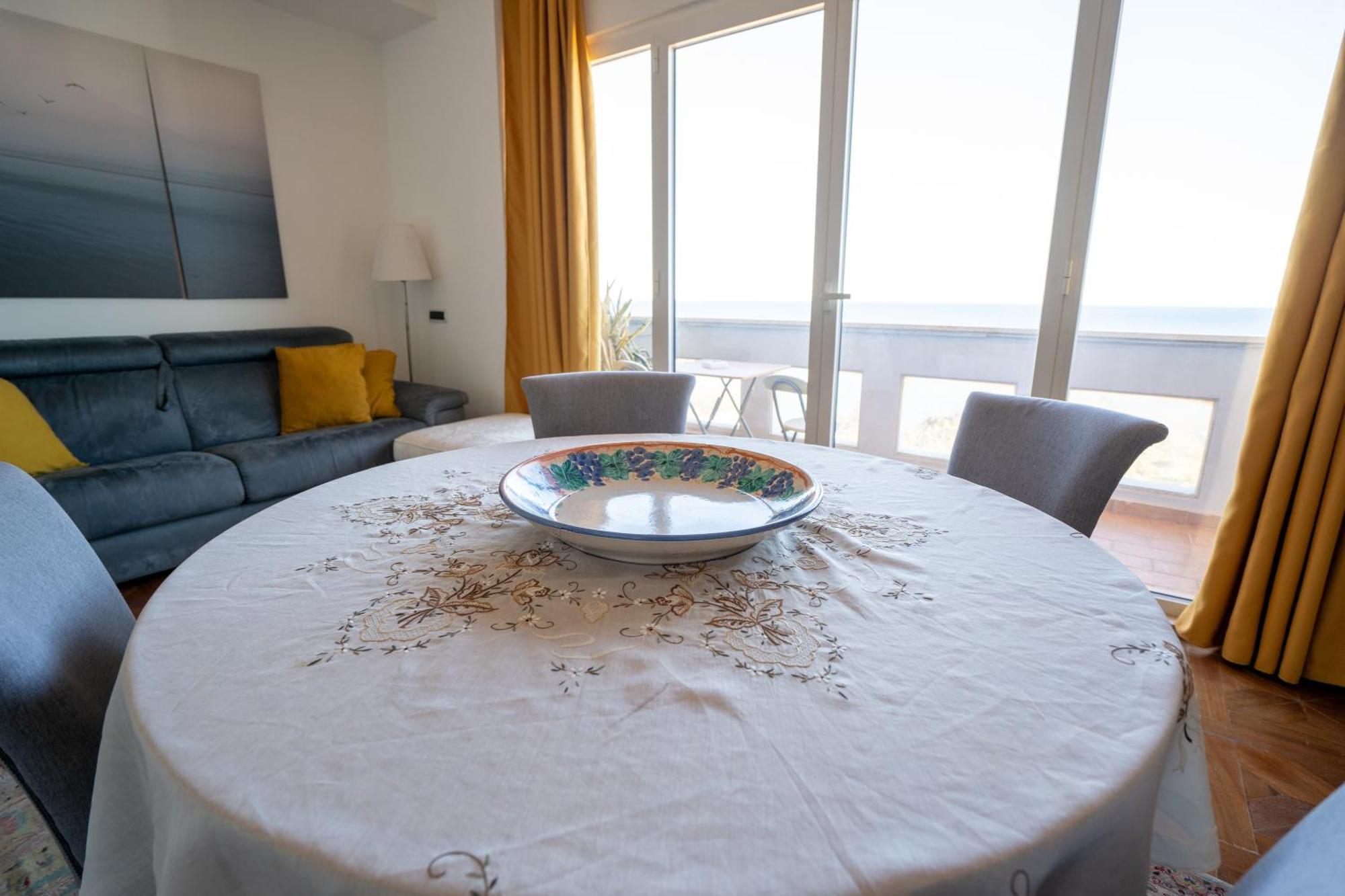 Perla Marina Sea View Apartment Катания Екстериор снимка