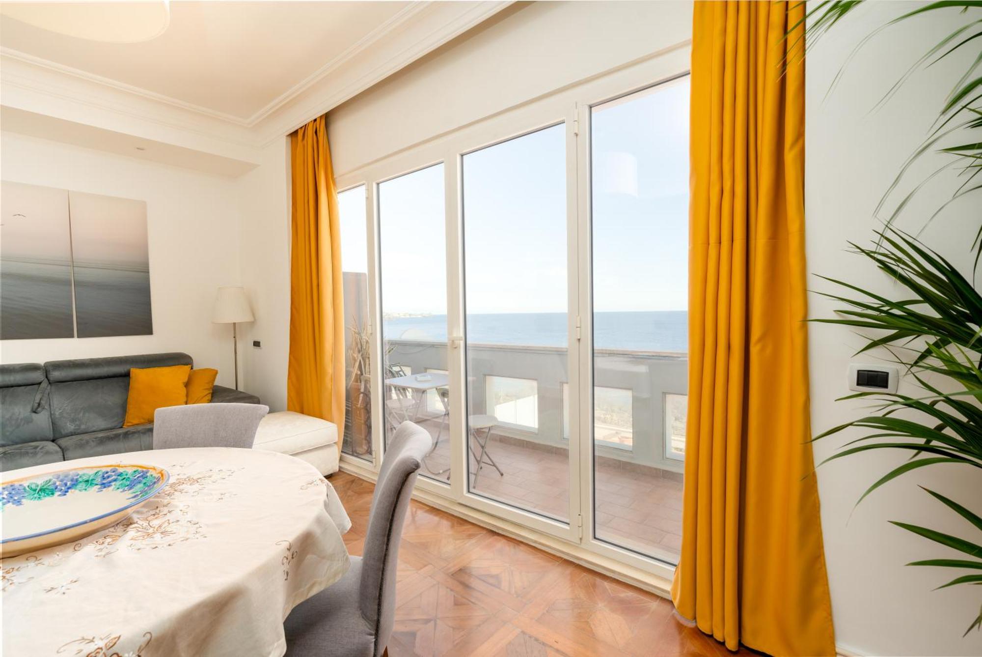 Perla Marina Sea View Apartment Катания Екстериор снимка