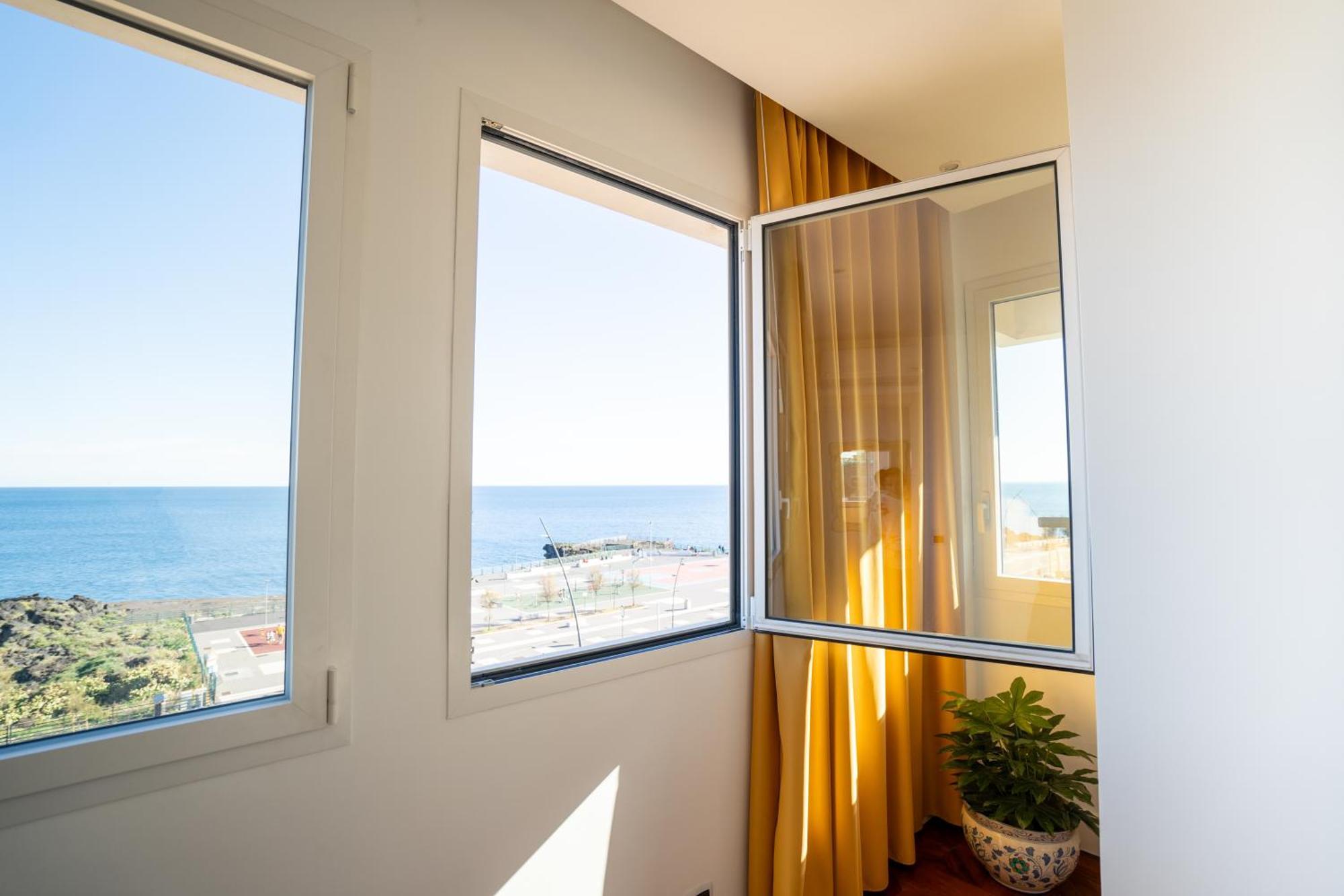 Perla Marina Sea View Apartment Катания Екстериор снимка